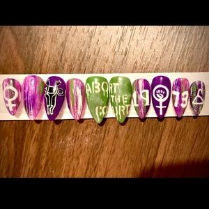 Social justice sets! Show your support the cause close to your heart! 🏳️‍🌈❤️